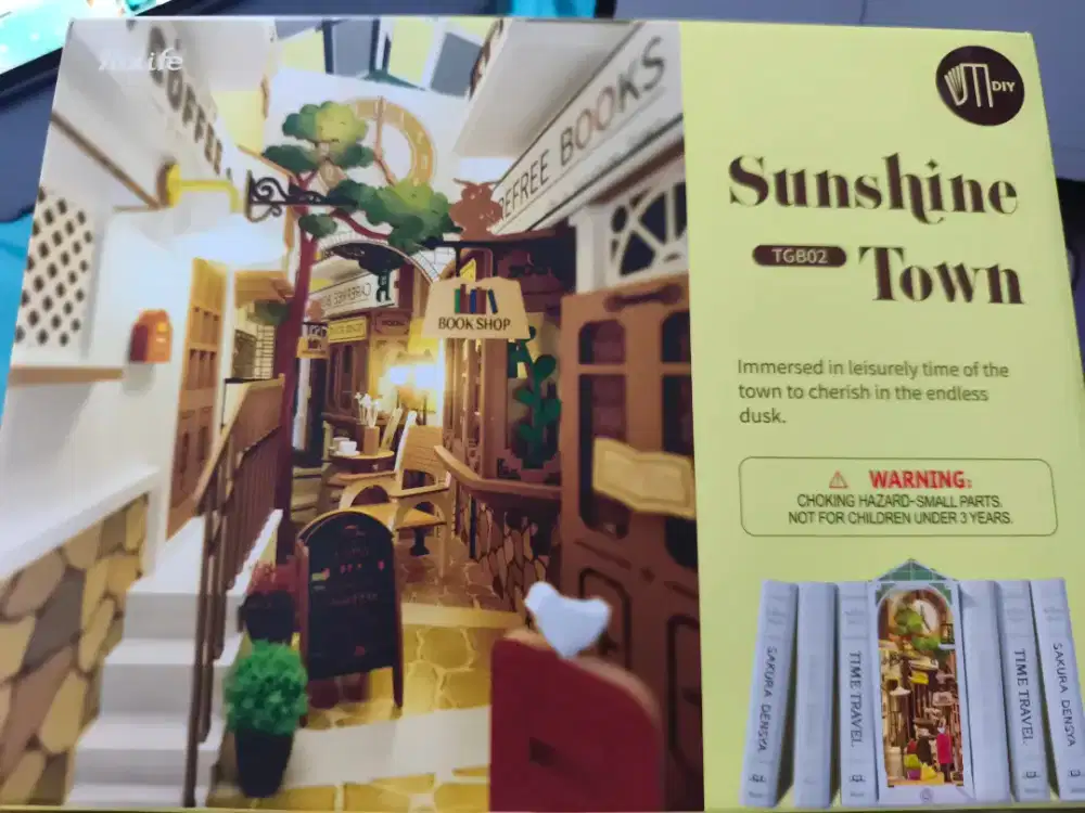 Pembatas rak buku DIY Sunshine Town Rolife (Segel Dalam)