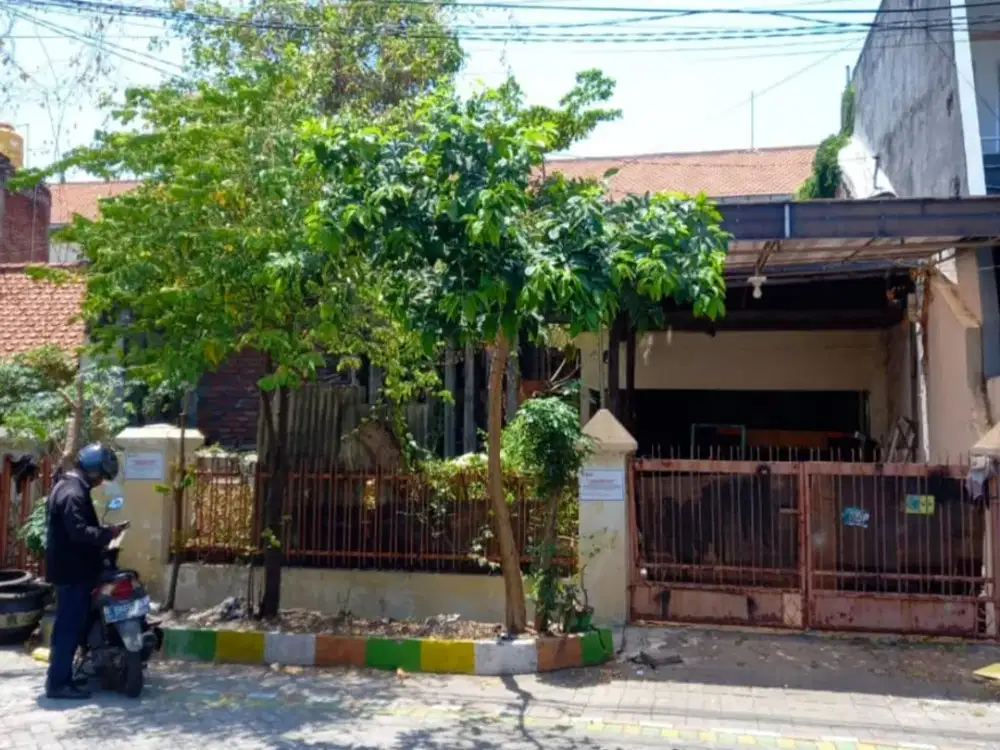 HARGA PALING MURAH DI DUKUH KUPANG TIMUR , CUMA 5 JT/METER , ROW JALAN 2,5 MOBIL.