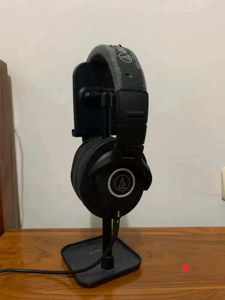Audio Technica ATH-M40X headphone monitor
