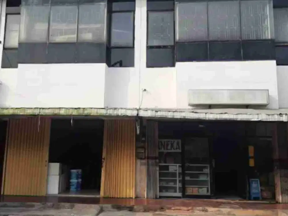 Ruko gandeng murah 2 lantai siap pakai parkiran luas, ramai