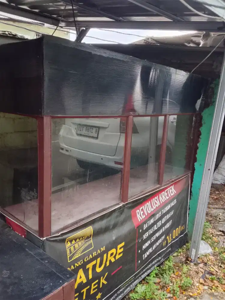 Dijual etalase dagang ukur n 2 meteran kurang