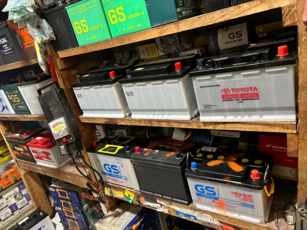 Aki mobil second copotan dan aki baru