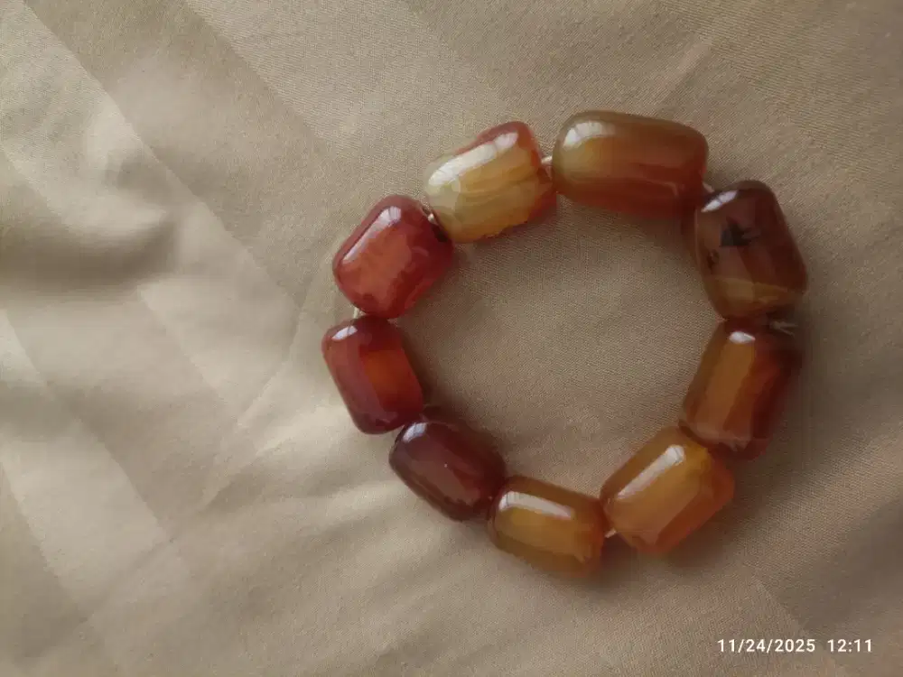 Gelang batu Chalcedony