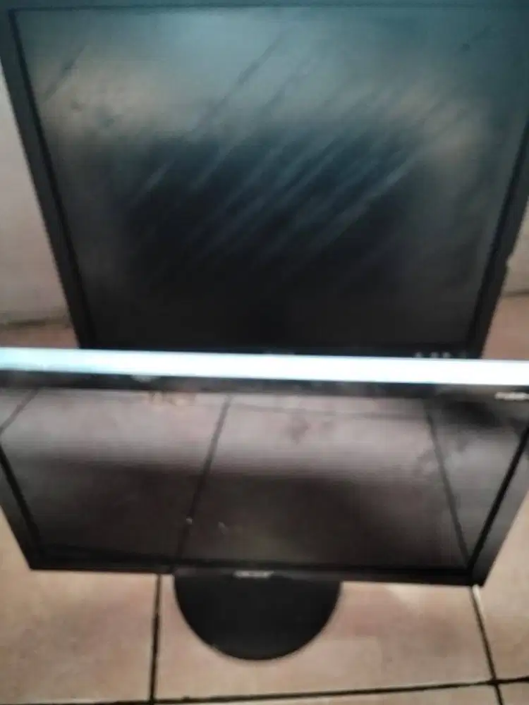Monitor LC Dell 19 Inc dan Acer 16 Inc  Kondisi minus bonus LcdSamsung