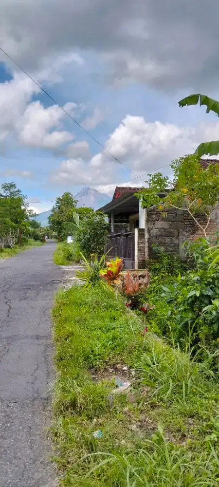 JUAL CEPAT rumah pinggir jalan view MERAPI