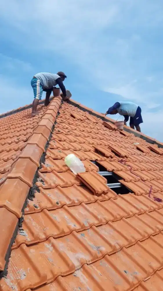 JASA TUKANG ATAP BAJA RINGAN