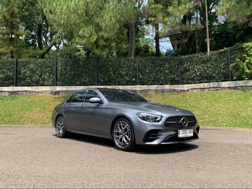 Mercedes Benz E300 AMG Line.