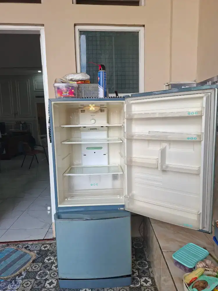 Kulkas panasonic 2 pintu