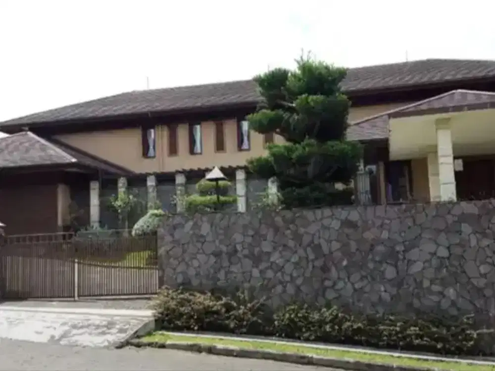 Dijual Rumah Mewah Posisi Hook Siap Huni Lokasi di Setiabudi Regency Bandung