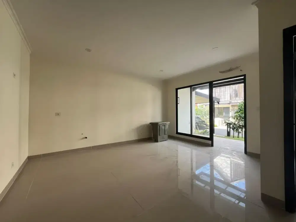 Dijual Rumah 3 lantai di Gading Serpong