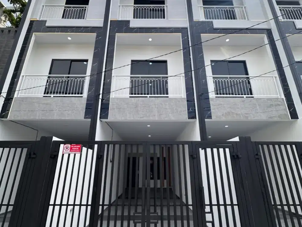 Dijual Rumah Baru 3 Lantai, Kondisi Siap Huni - Lokasi di Area Sangat Strategis Tanjung Duren Jakarta Barat