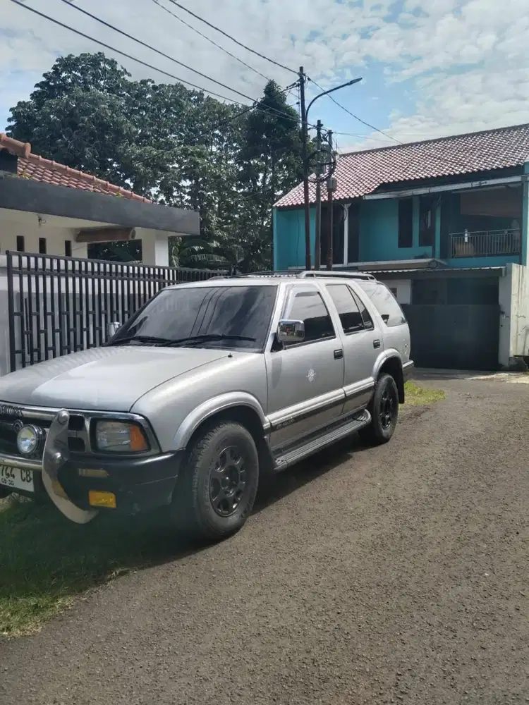Opel Blazer di jual murah