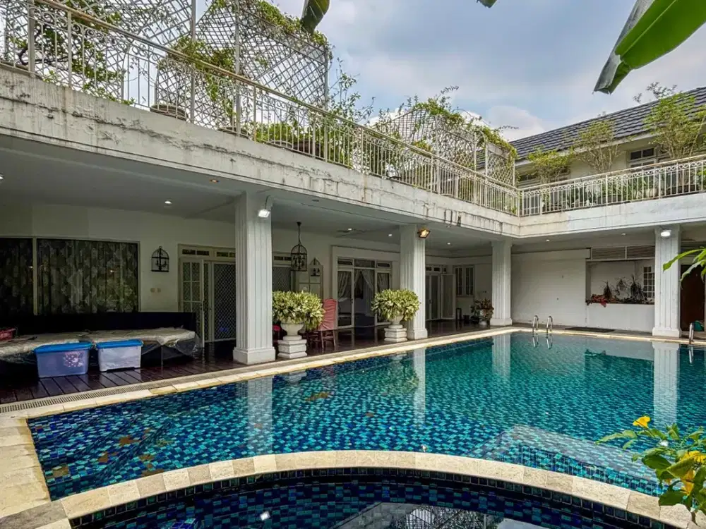 DIJUAL RUMAH MEWAH SIAP HUNI – HALAMAN LUAS & LOKASI SUPER PREMIUM – KEBAYORAN BARU, JAKARTA SELATAN