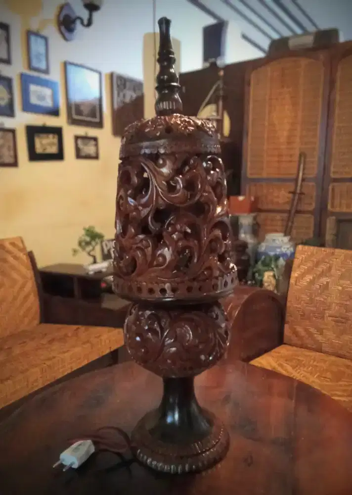 Lampu Meja Kayu Jati Vintage Full Ukir