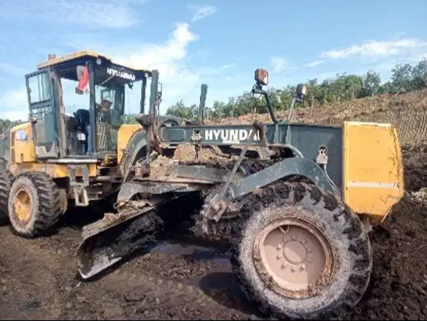 Motor Grader Hyundai 15 Ton - Tahun 2023