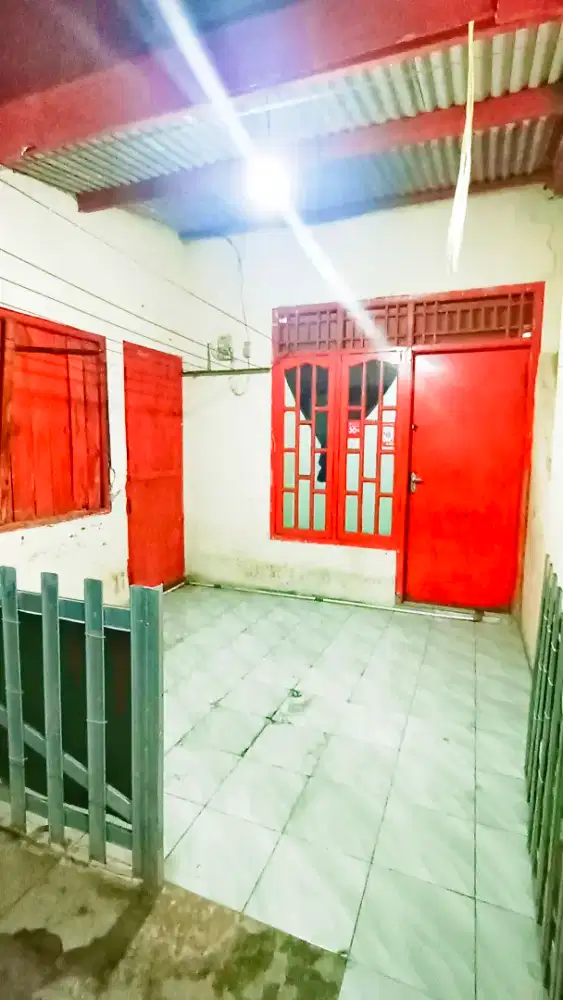 Dikontrakan rumah cipondoh