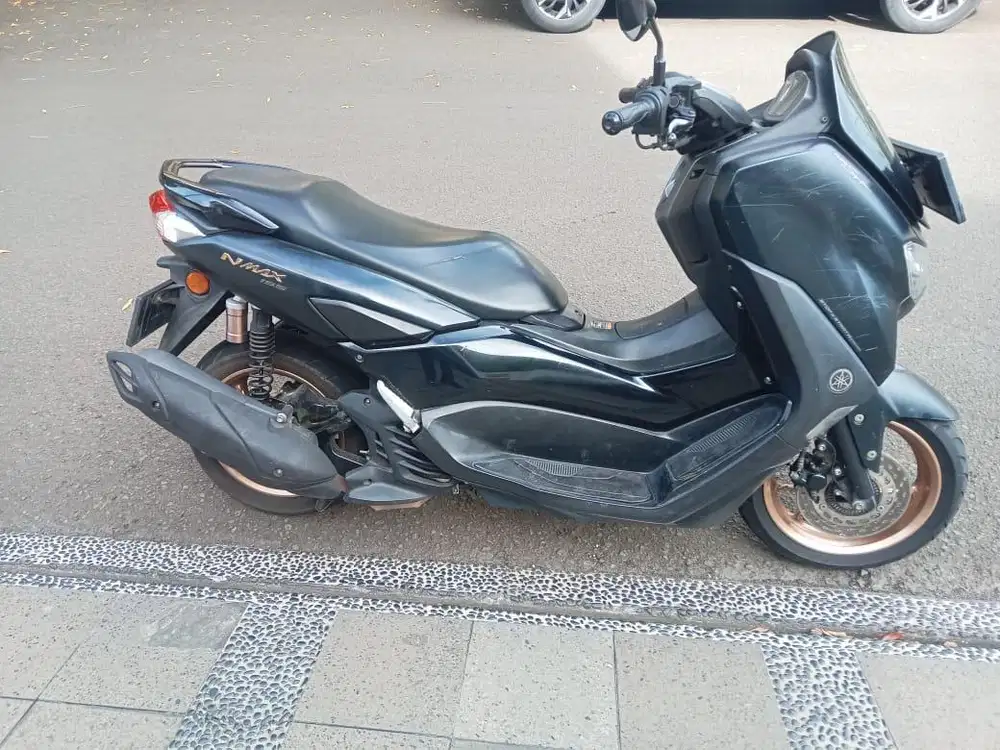 Nmax mulus lengkap siap pakai