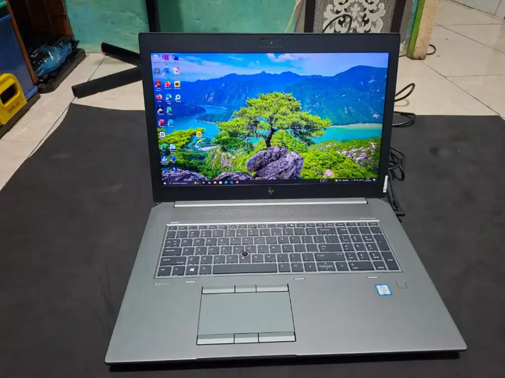 Laptop HP ZBOOK 17 G6 •CORR I5 GEN9 •SSD 512GB •16GB •MULUS 97%