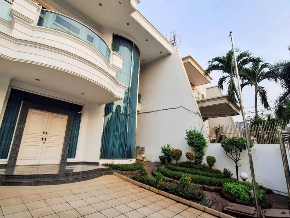 Dijual rumah 2lantai nyaman cozy elegan di Pluit Kencana Jakarta Utara