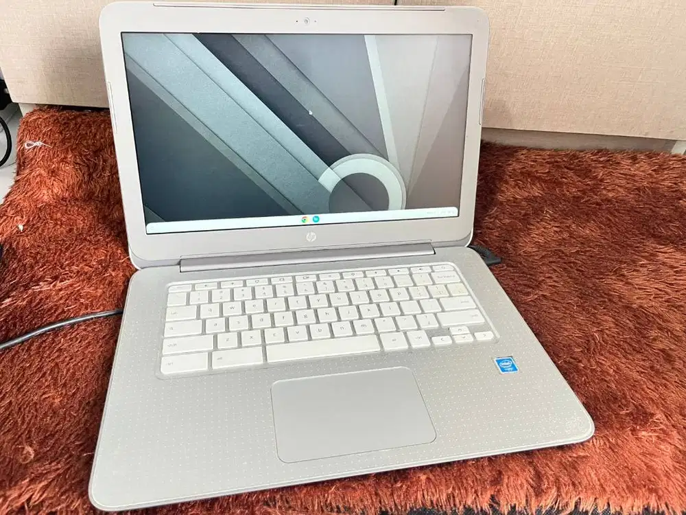 Laptop hp chromebook 14-aka040wm  Intel centrino n2940 16gb eemc 2gb