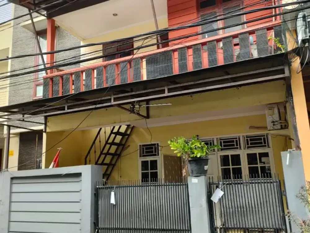 Dijual Rumah Lokasi Jl. Mandala Tengah Jakarta Barat