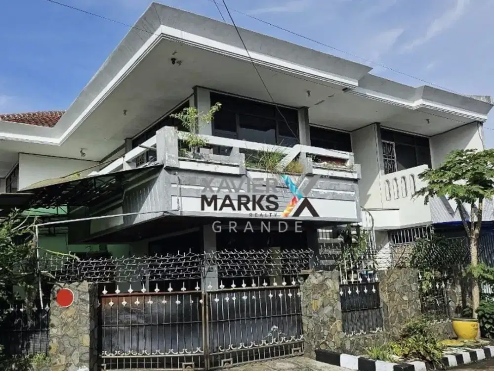 Dijual rumah 2 lantai di Sukun Permai, Malang