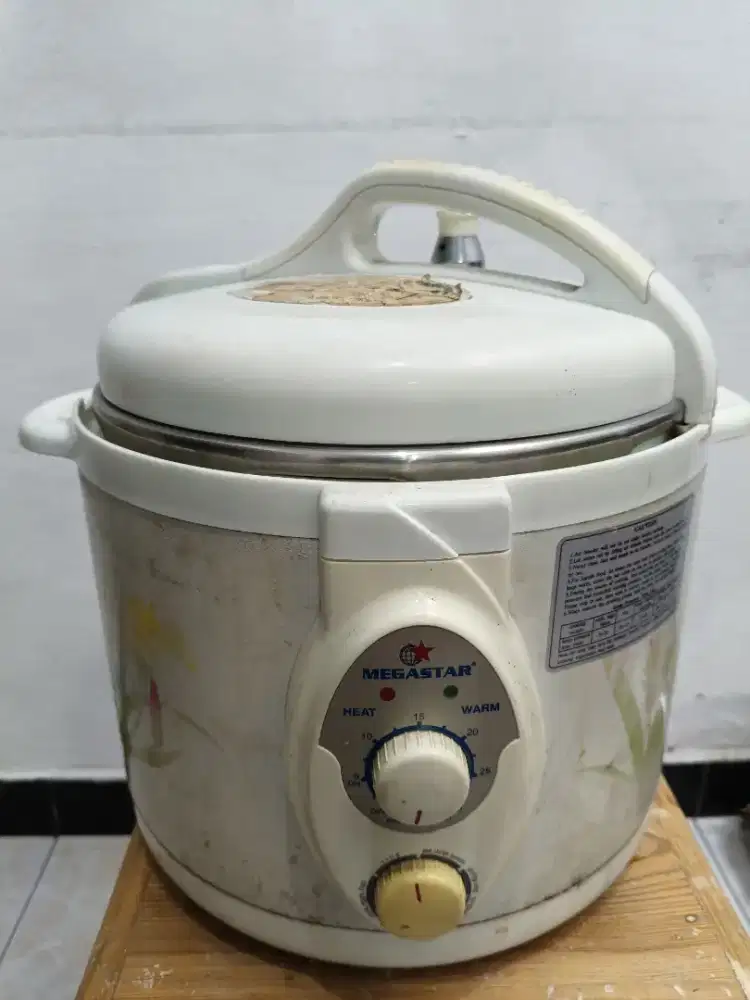 DIJUAL CEPAT! JARANG PAKAI...Pressure Cooker MEGASTAR
