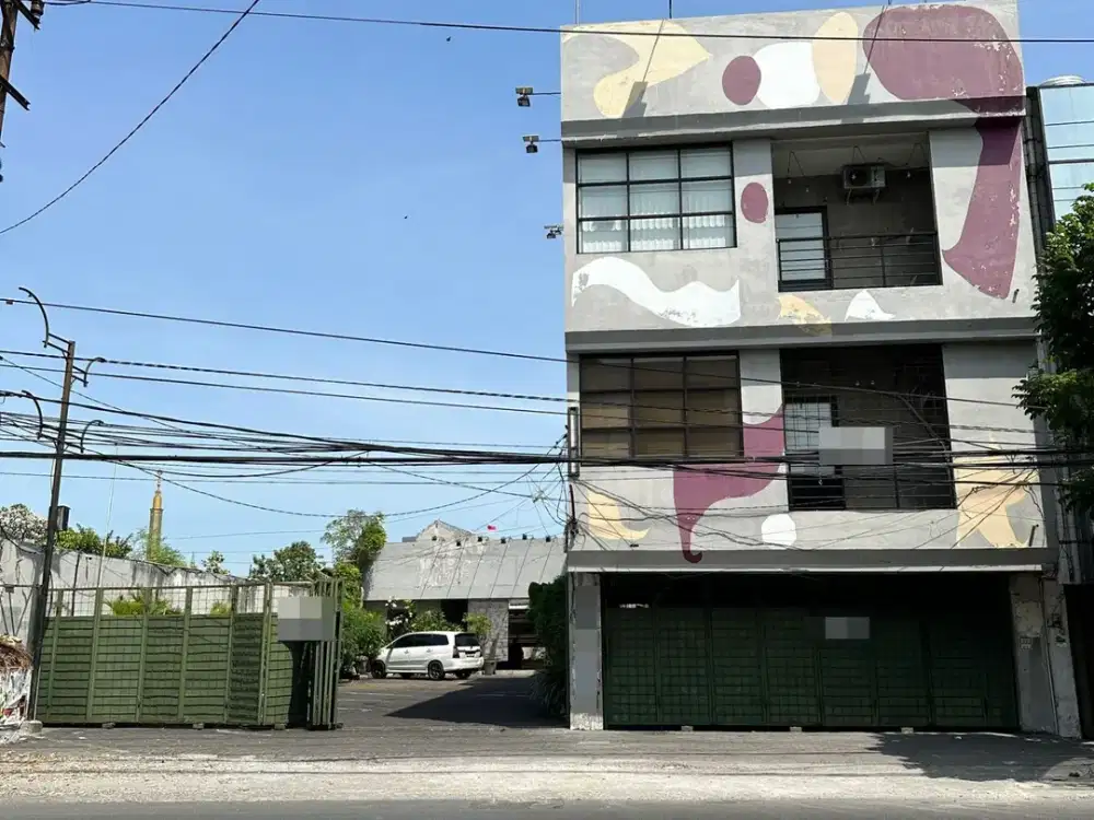 Dijual / Disewakan Tempat Usaha Eks. Resto + Gedung 4 lantai Di Rungkut Industri Kidul