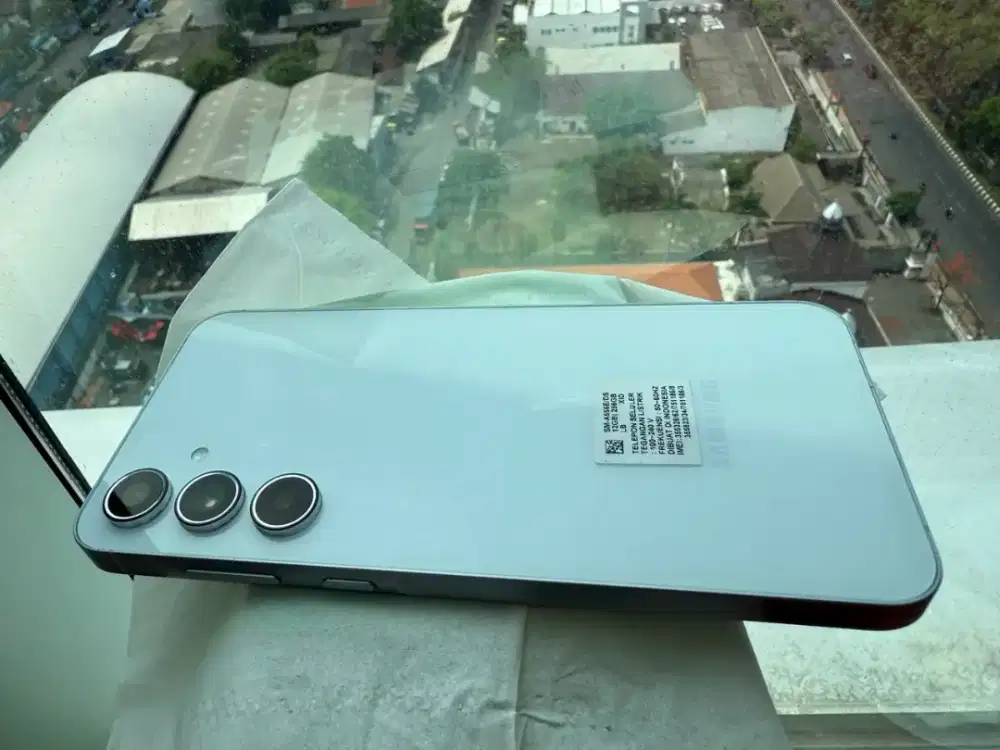 Samsung A55 5G warna putih mutiara,serius bisa chat