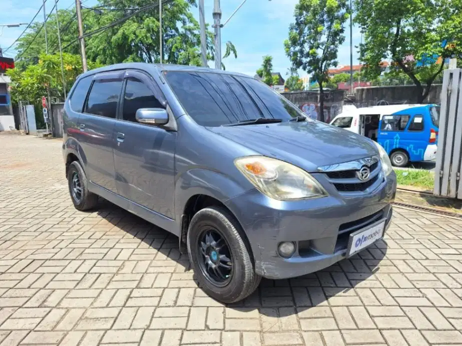 LOW DP Daihatsu Xenia 1.3 Xi Deluxe+ Bensin-MT 2009 8RB