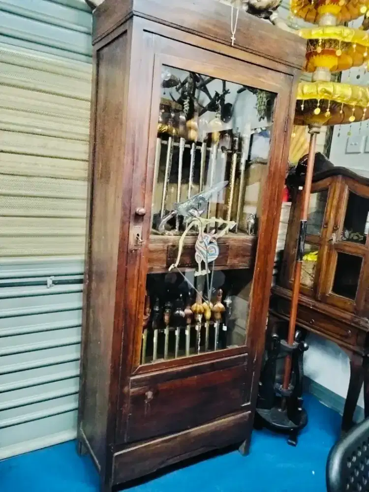 Jual Lemari Kayu Jati Lawas Kuno Layak Koleksi