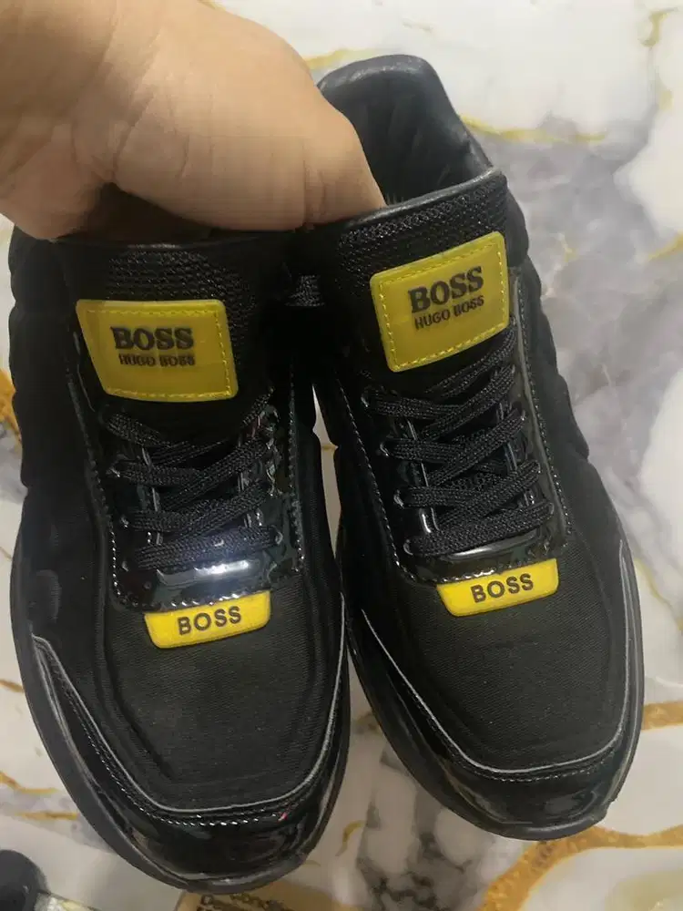 Jual sepatu Hugo boss