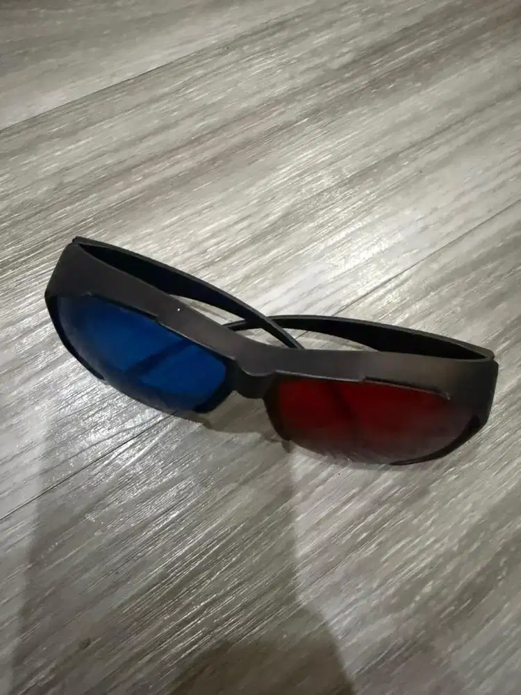 Kacamata 3d anagliph biru merah