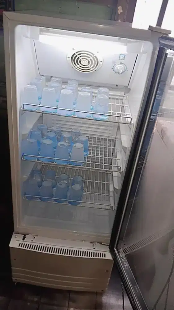 Showcase/pendingin minuman no minus,siap pakai