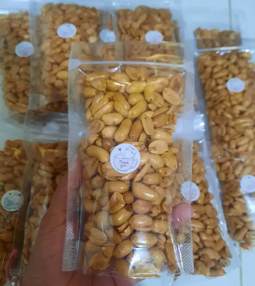 Kacang bawang gurih renyah