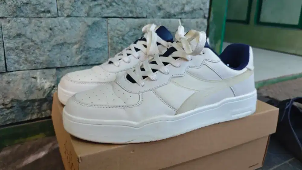 Diadora mckenzie size 43 sepatu casual