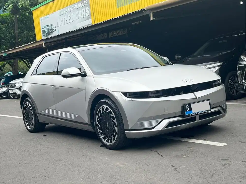 TERMURAH!! HYUNDAI IONIQ 5 SIGNATURE LONG RANGE AT SILVER 2023