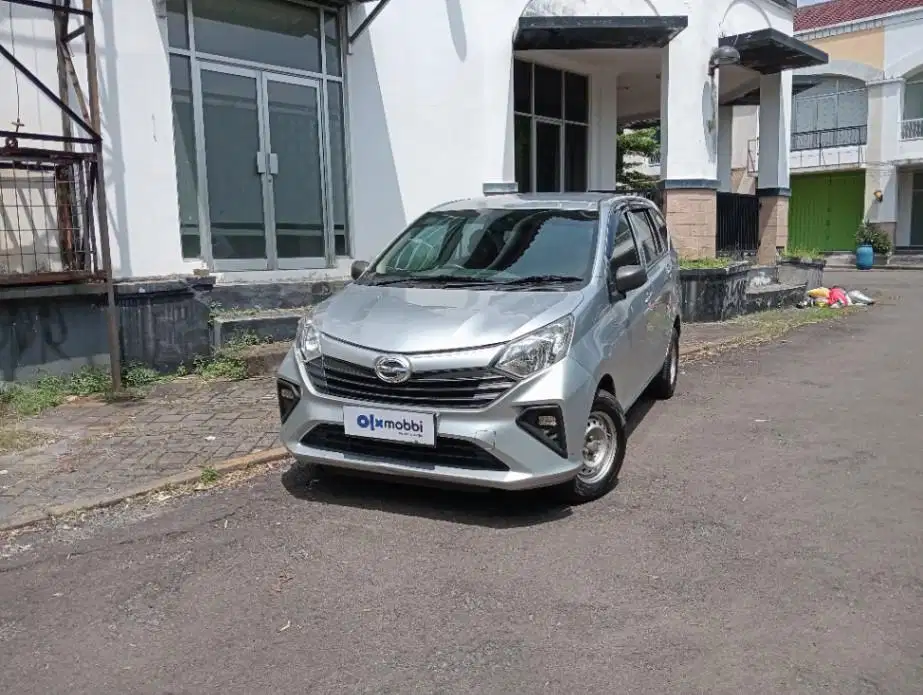 Like New - DAIHATSU SIGRA 1.0 D BENSIN M/T 2020 SILVER