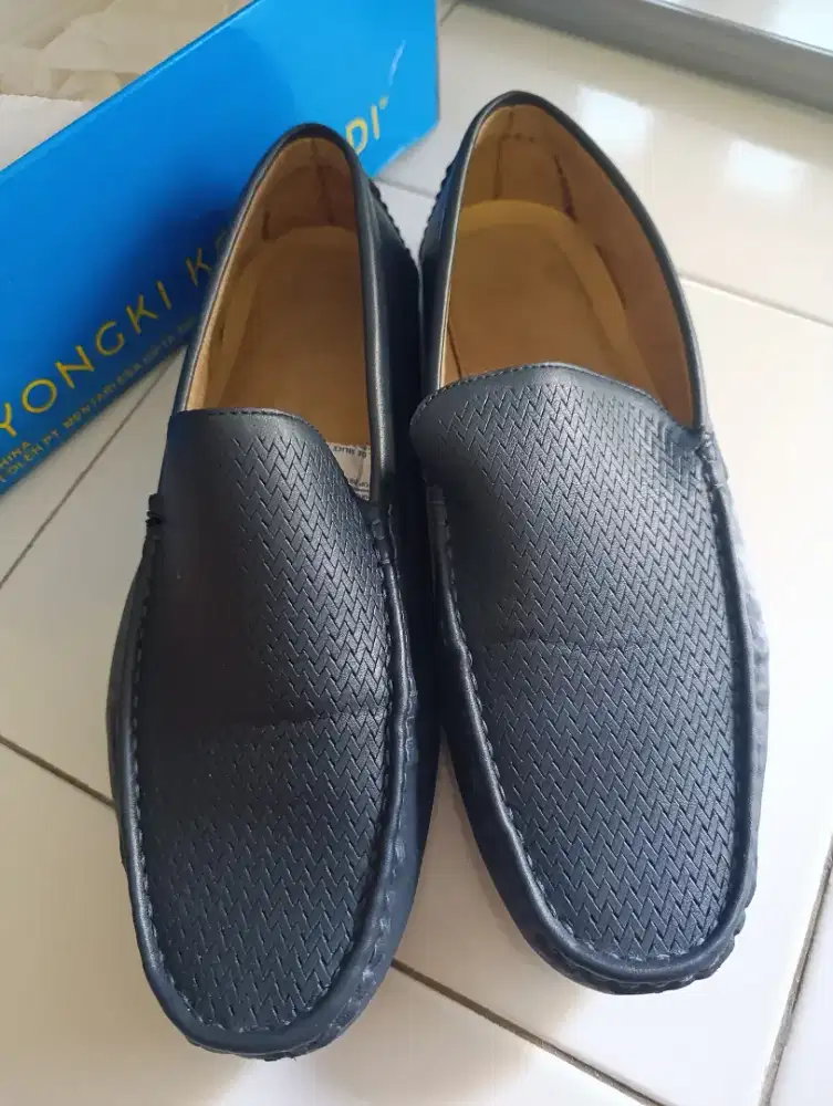 Sepatu yongki komaladi biru ukuran 44