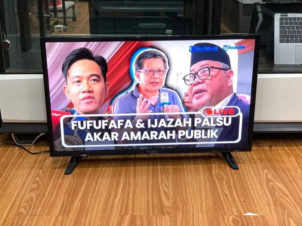 TV LED Panasonic 32Inch Digital TV