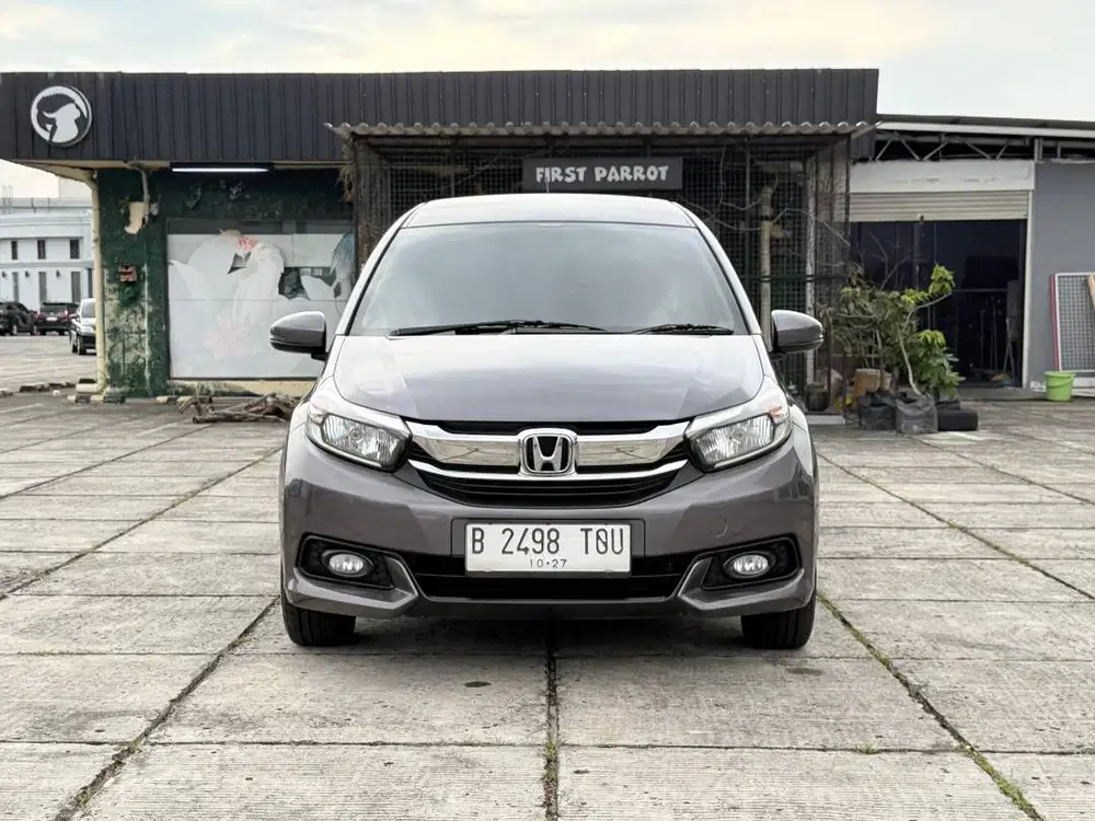 Honda mobilio E 1.5 AT. Tahun 2017. Abu abu.low km. Perfect cond
