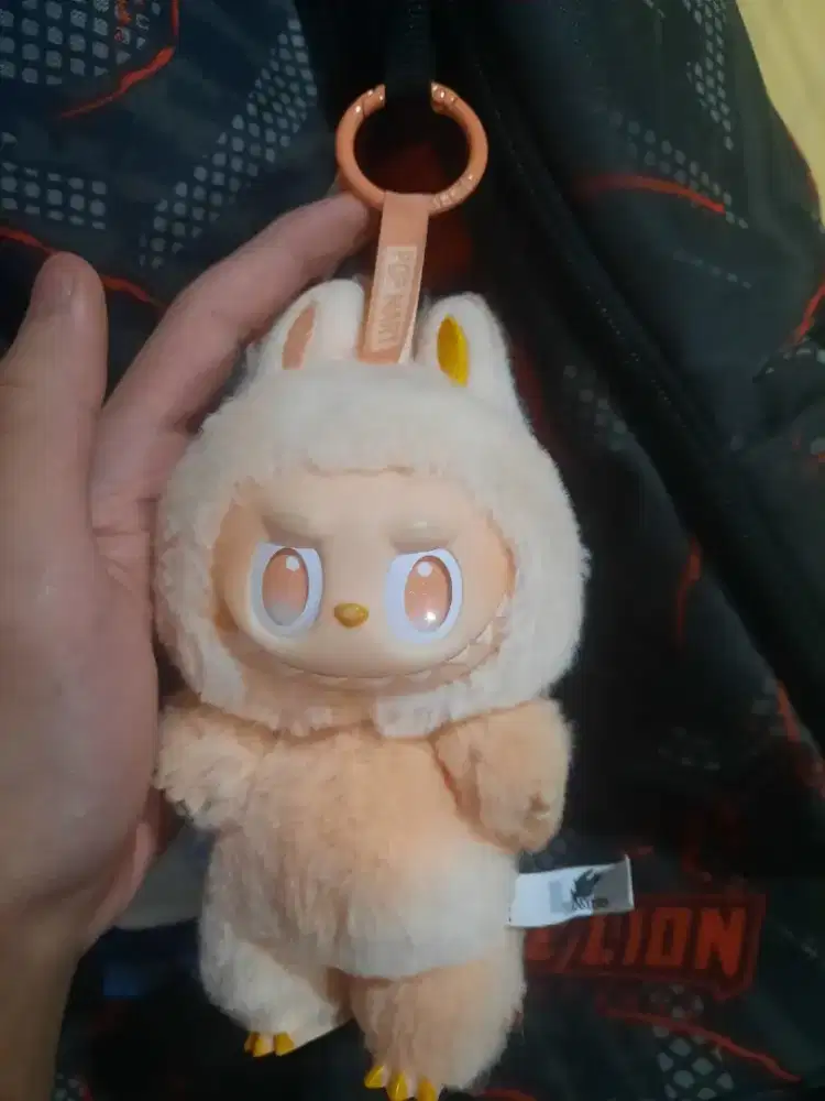 Labubu plus pop mart asli