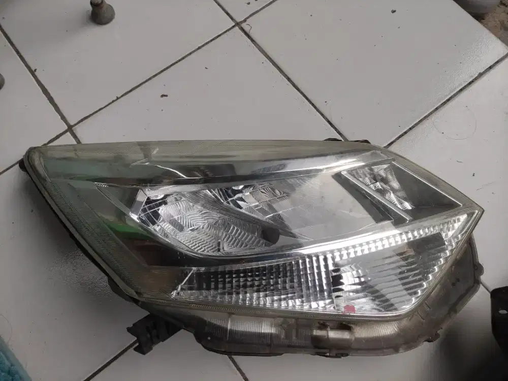 HeadLamp DIHATSU SIGRA 2020