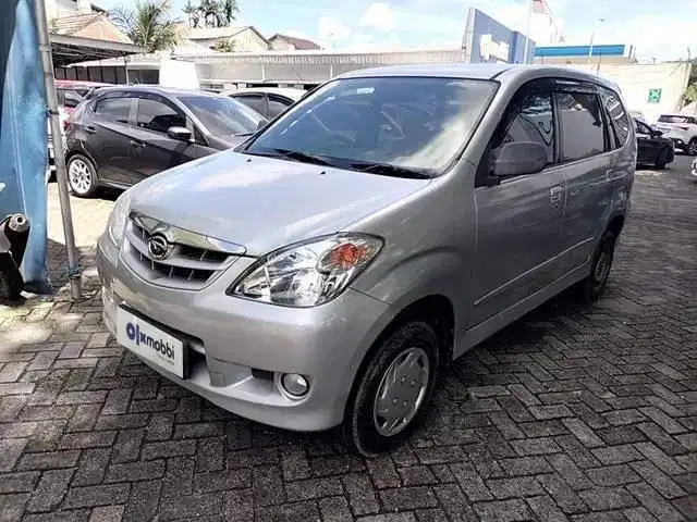 LOW DP Daihatsu Xenia 1.0 Li Deluxe Bensin-MT 2011 6TE