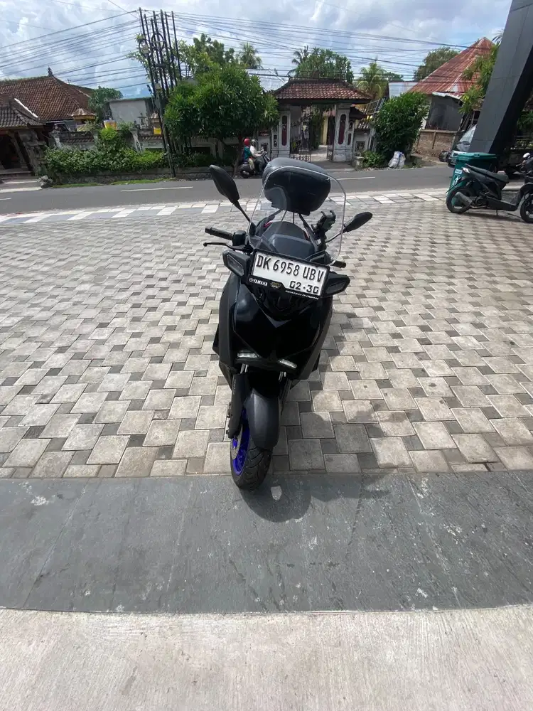 Yamaha XMAX 2025 • Kilometer Rendah • Banyak Aksesoris • Harga Terbaik