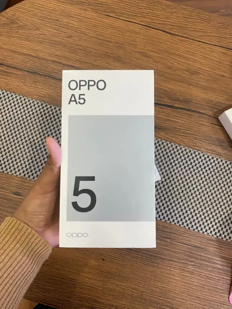 Oppo a5 8/256gb new putih  jual cepet !!