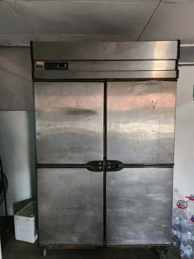 Dijual Murah Freezer & Chiller GEA