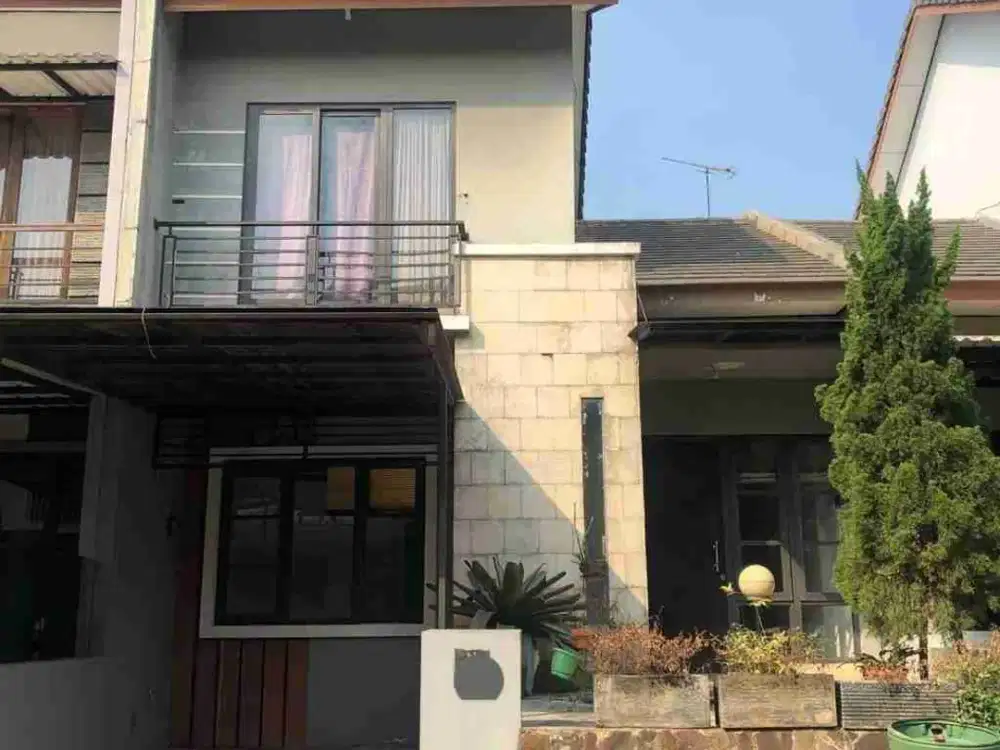 Rumah 2 lantai bagus siap huni di Cibubur Residence