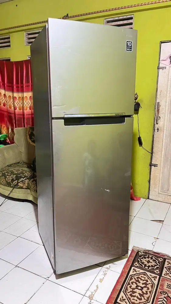 Kulkas rumah tangga 2 pintu merek samsung digital inverter
