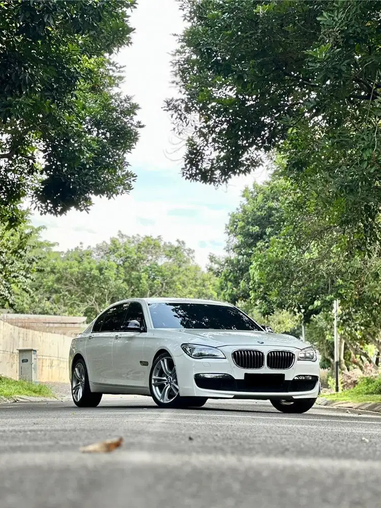 CASH BMW 740Li M SPORT 2013 LCI Low KM Like New